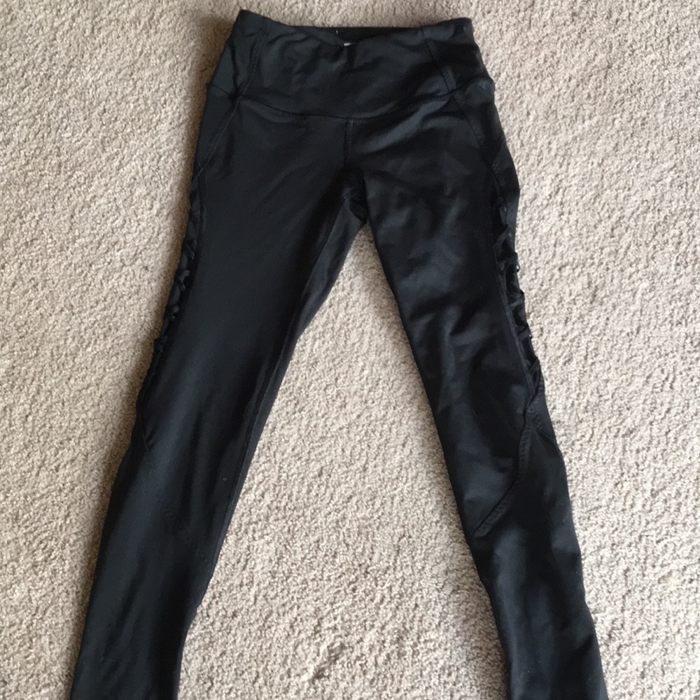 Workout ankle length leggings.